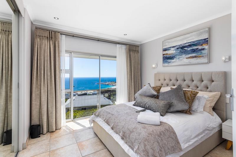 2 Bedroom Property for Sale in Camps Bay Western Cape